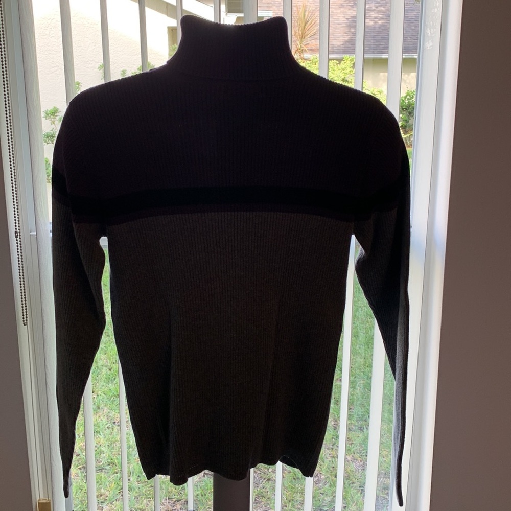 Colorblock Sweater - Picture 2 of 3